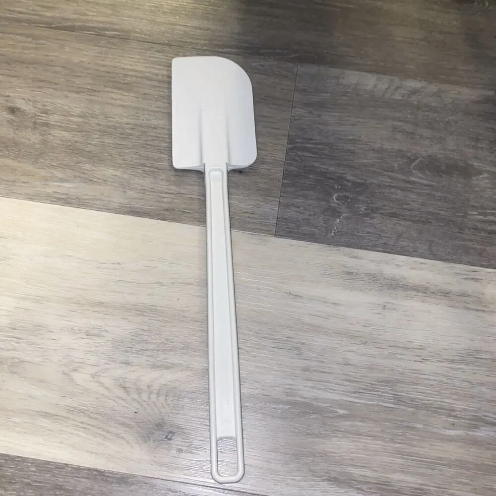 Rubbermaid Commercial 1931 Spatula  Spoon Scraper Cold Baking Icing 9.5”